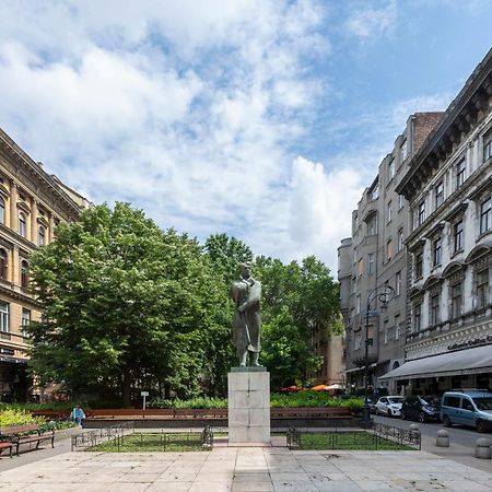 בודפשט Luxurious Central Apartment In Liszt Ferenc Square מראה חיצוני תמונה