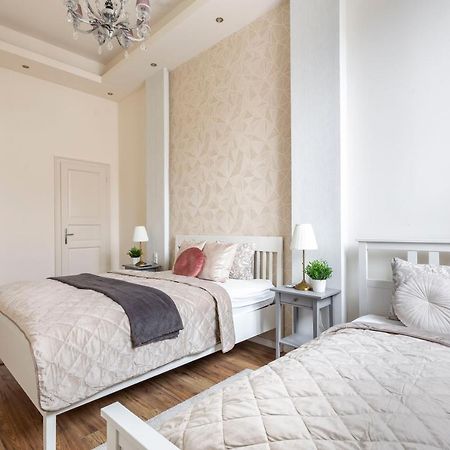 בודפשט Luxurious Central Apartment In Liszt Ferenc Square מראה חיצוני תמונה