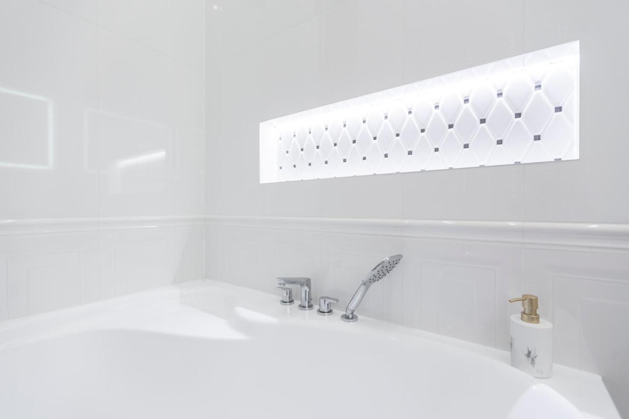בודפשט Luxurious Central Apartment In Liszt Ferenc Square מראה חיצוני תמונה