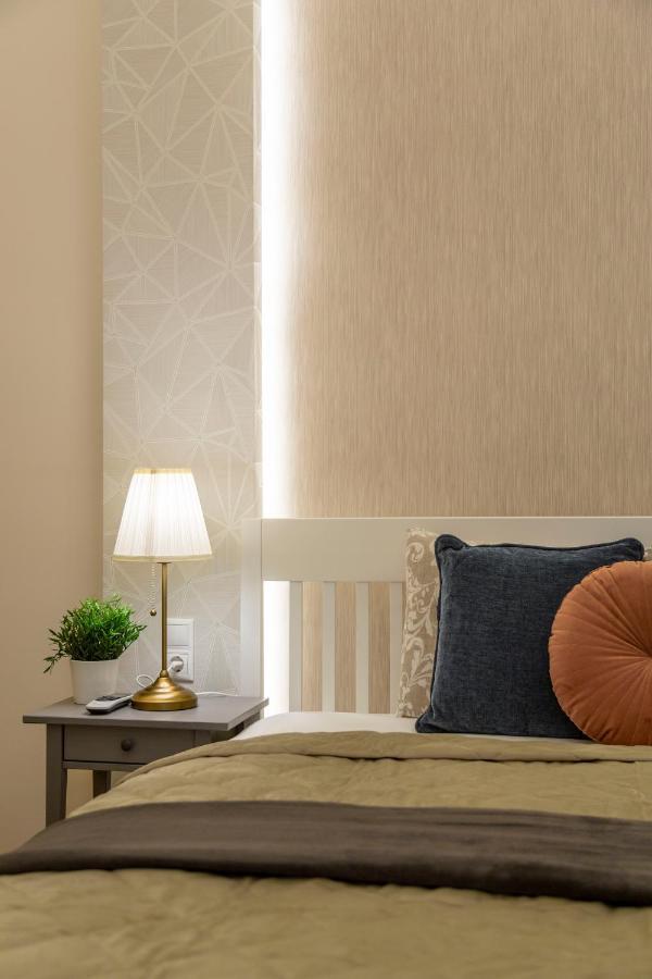בודפשט Luxurious Central Apartment In Liszt Ferenc Square מראה חיצוני תמונה
