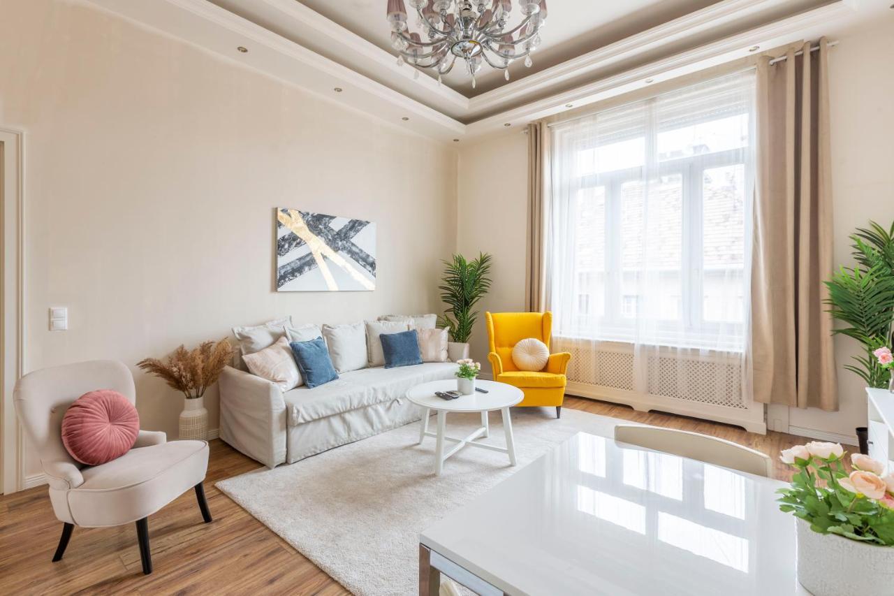 בודפשט Luxurious Central Apartment In Liszt Ferenc Square מראה חיצוני תמונה