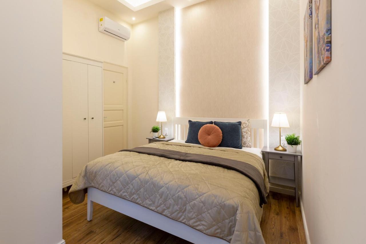 בודפשט Luxurious Central Apartment In Liszt Ferenc Square מראה חיצוני תמונה