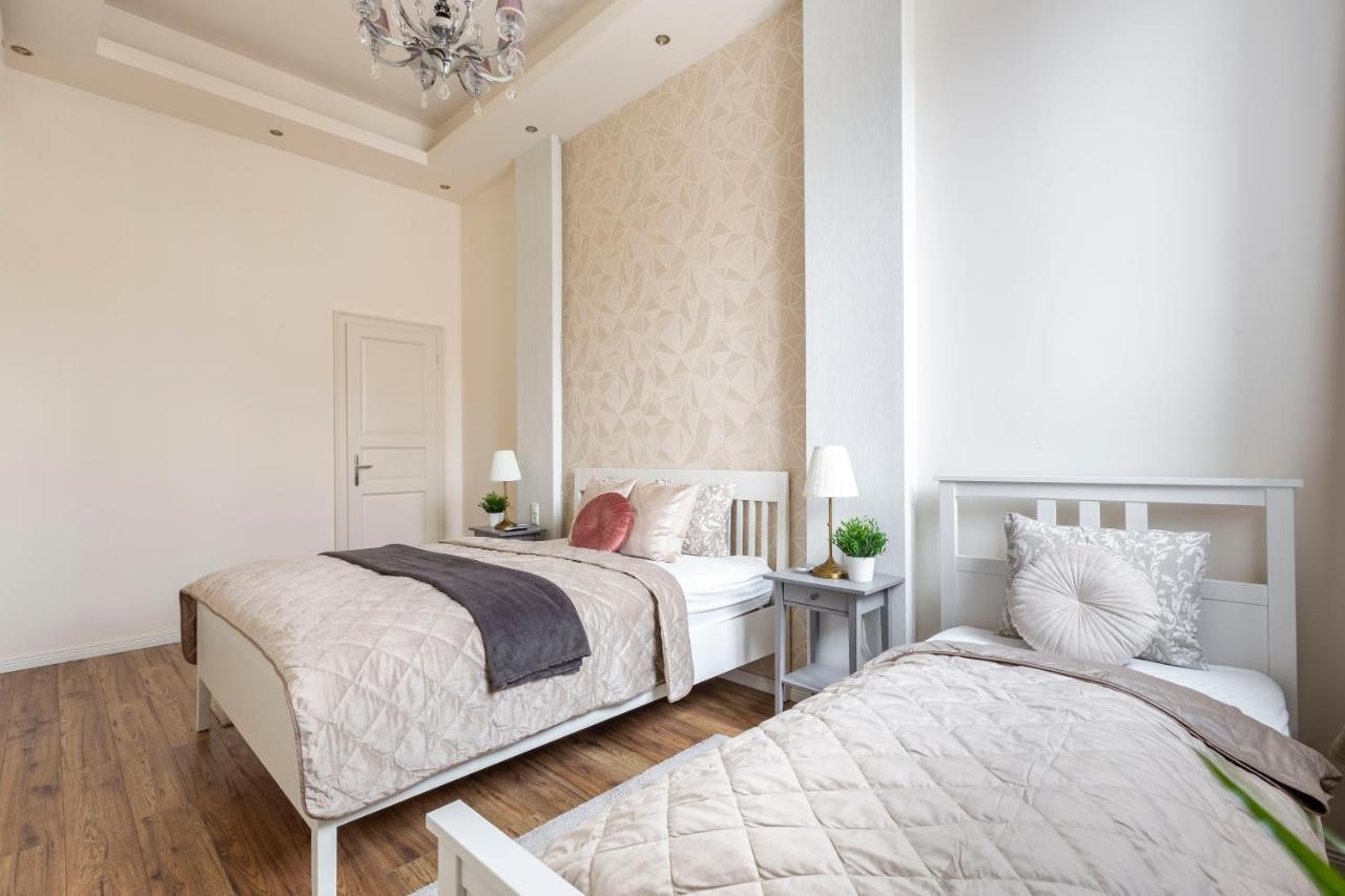 בודפשט Luxurious Central Apartment In Liszt Ferenc Square מראה חיצוני תמונה