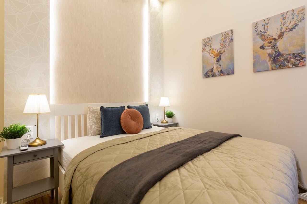 בודפשט Luxurious Central Apartment In Liszt Ferenc Square מראה חיצוני תמונה