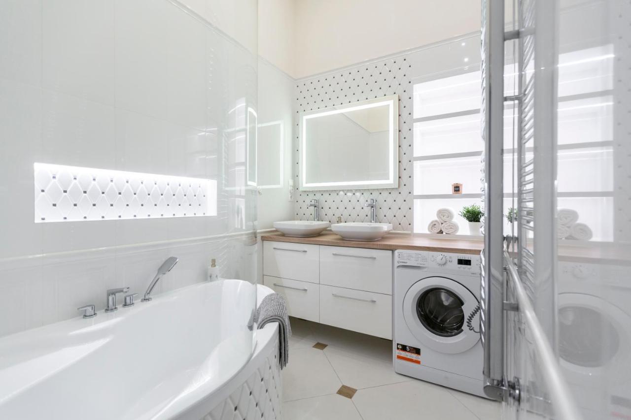בודפשט Luxurious Central Apartment In Liszt Ferenc Square מראה חיצוני תמונה