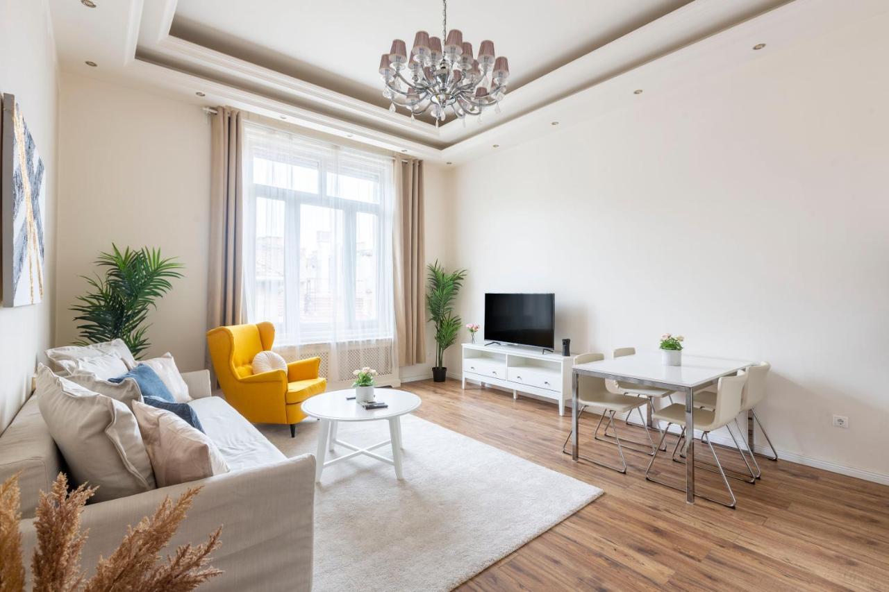 בודפשט Luxurious Central Apartment In Liszt Ferenc Square מראה חיצוני תמונה